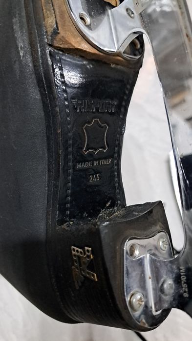 Профессиональные фигурные коньки Risport RF3, размер 245