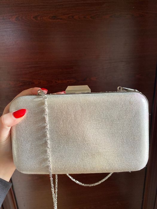 Официален дамски клъч