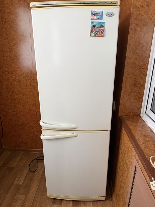 Холодилник + морозилник