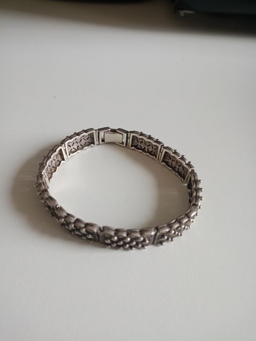 Vand Brățară de argint,model deosebit,noua, calitate.
