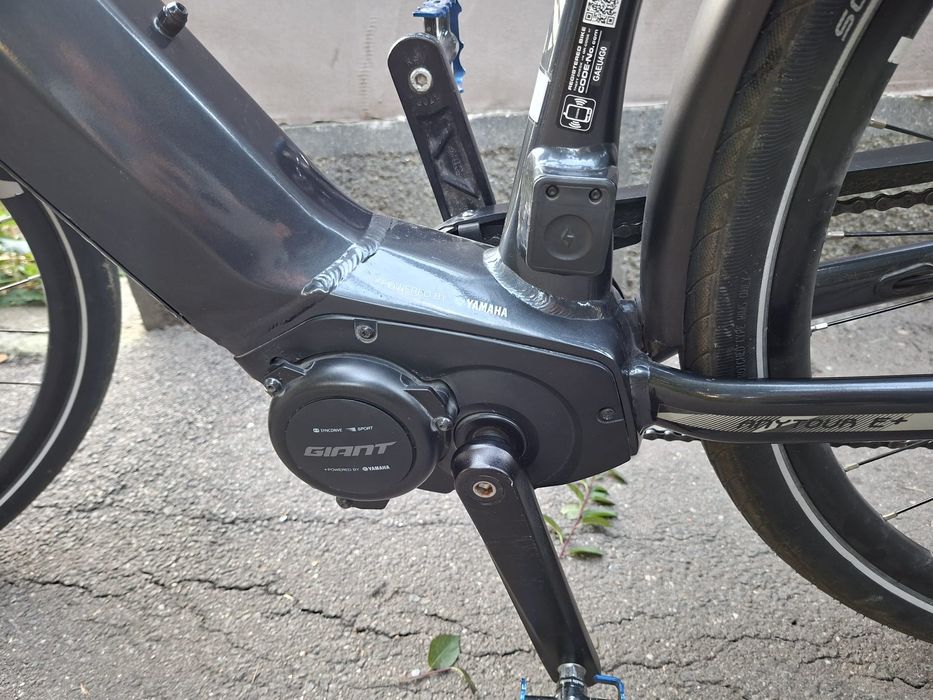 Vând bicicletă electrică ,,GIANT"