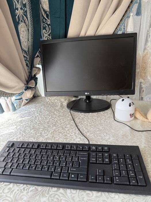 Холати зўр компютер сотилади !