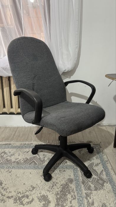 Кресло на колесиках