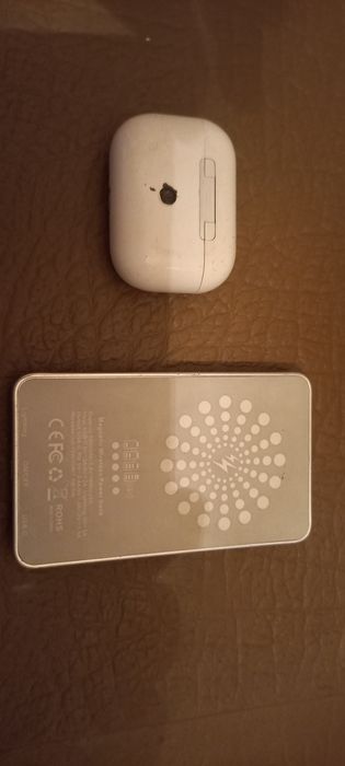 Продаю повербанк и наушники