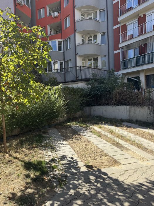 Паркомясто под наем