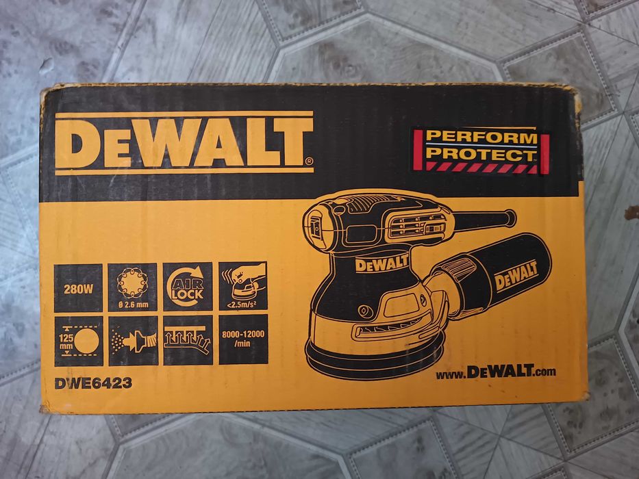 Эксцентриковая шлифовальная машина DeWalt DWE6423-QS