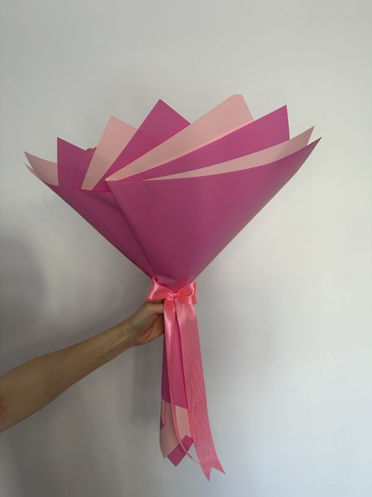 Buchet 101 trandafiri + coronita si mesaj