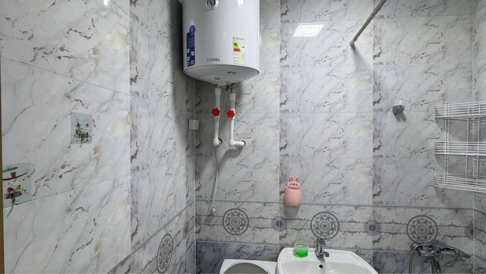 Тезда 1 хонали квартира сотилади манзил: Гор газ ески цум