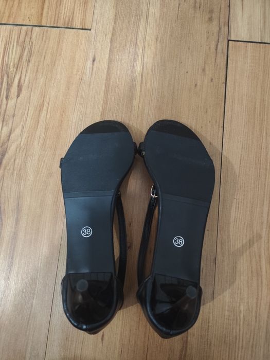 Продам туфли новые