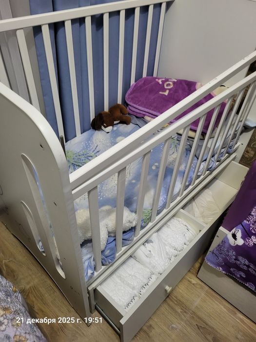 Продам детский кровать качалка