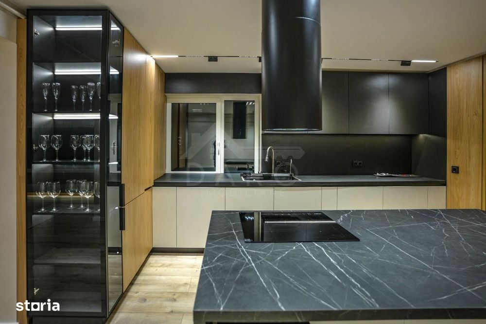 Penthouse de închiriat .