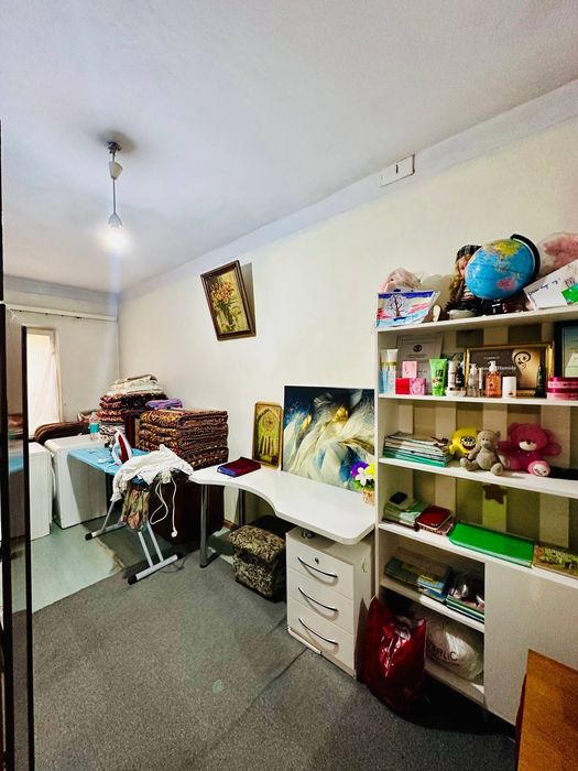 Продается квартира в Янгиюле 1 этаж 4 комнатная (Без ремонта)