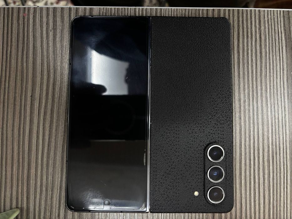 Продается Samsung z fold 5 12/512 гб