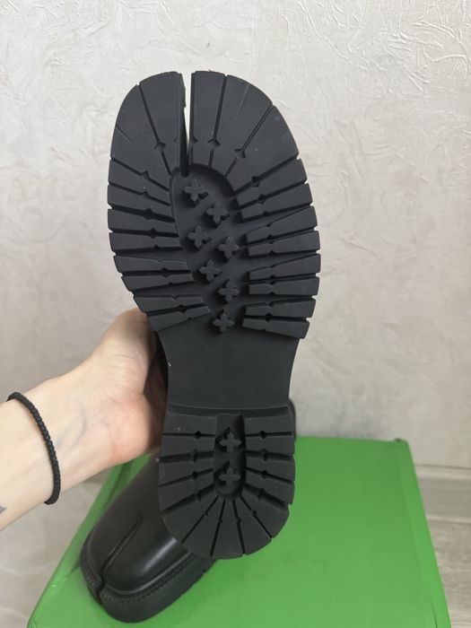 Продам ботинки таби 37 размер