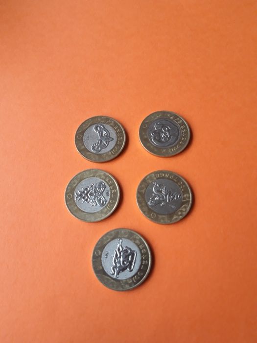 Монеты    номиналом 100 тг