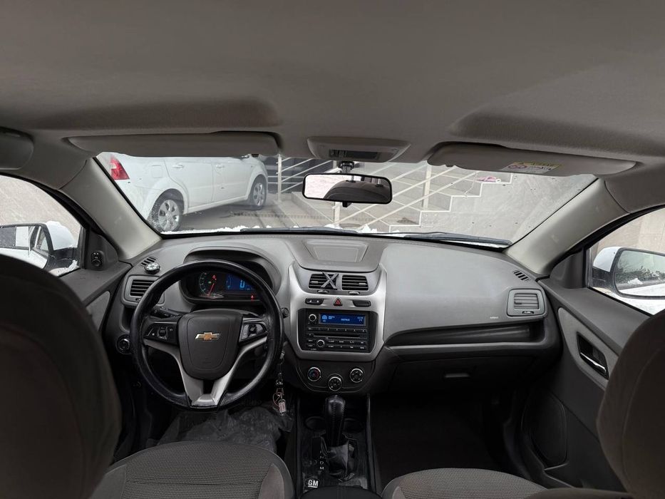 SROCHNA sotiladi oq kobalt