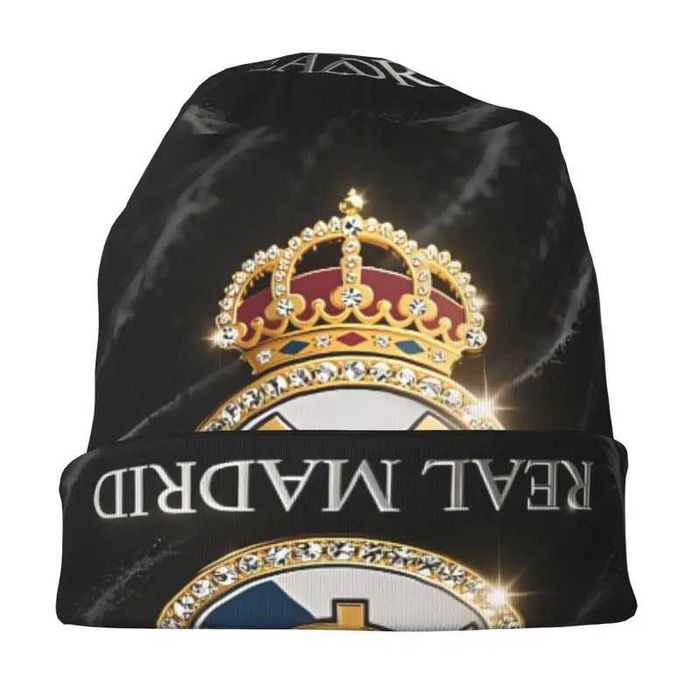 Caciula călduroasă RealMadrid pentru fani