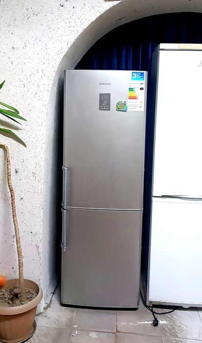 Продам холодильник