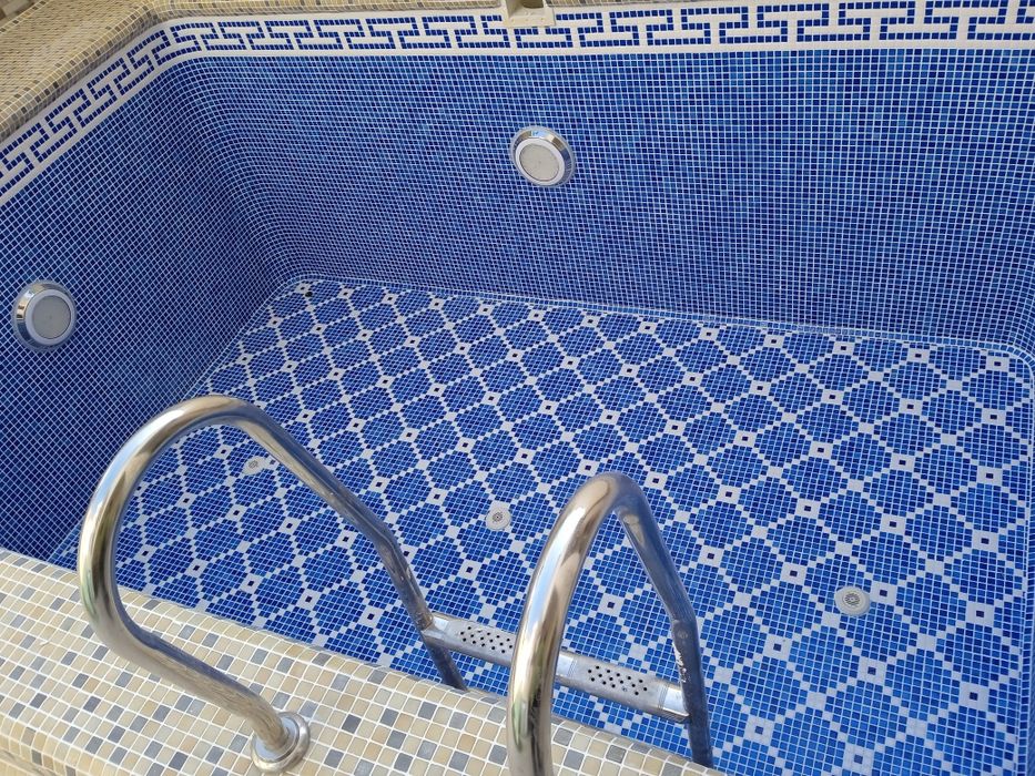 Стройка бассейнов с нуля, ремонт и чиста