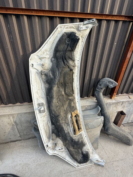 Капот на Форд транзит