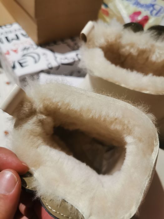 Продам детскую зимнюю обувь