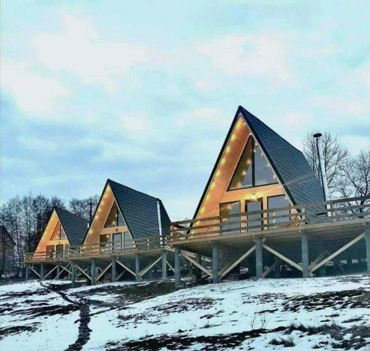 Construim case moderne pe structura metalica, cabane tip A,