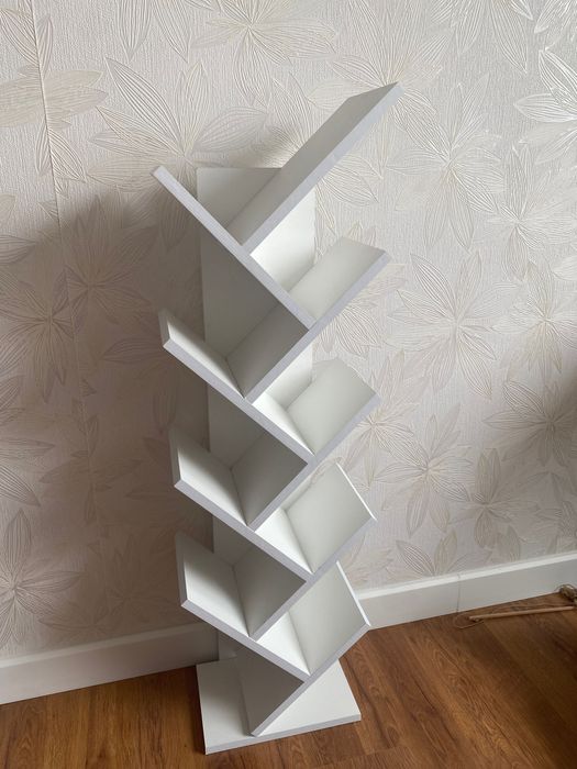 Полка для книг белая