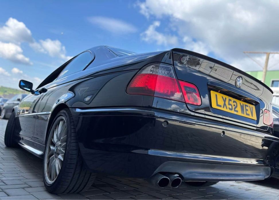 Dezmembrez BMW 330ci Manual M Tech 2,sistem audio Harman Kardon,Xenon,Recaro piele incalzit,TRAPA,volan M,oglinzi rabatabile electric,Stopuri Led
