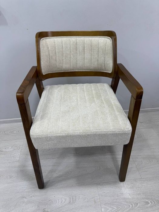 Stol stul Valentin yongoq