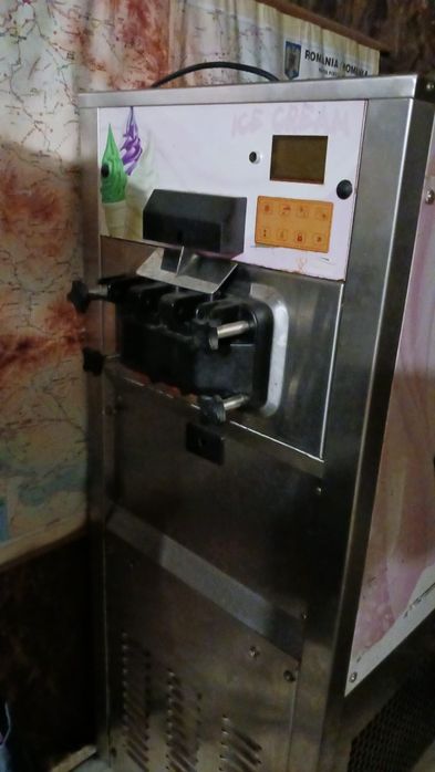 Vând aparat inghetata