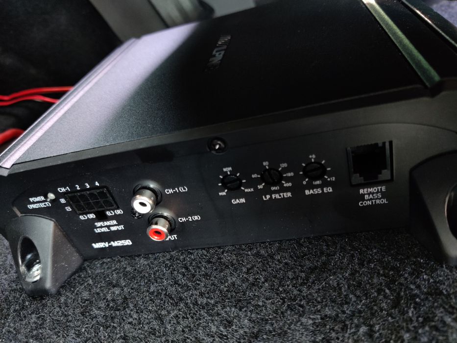 Subwoofer auto Alpine 800W peak 250RMS