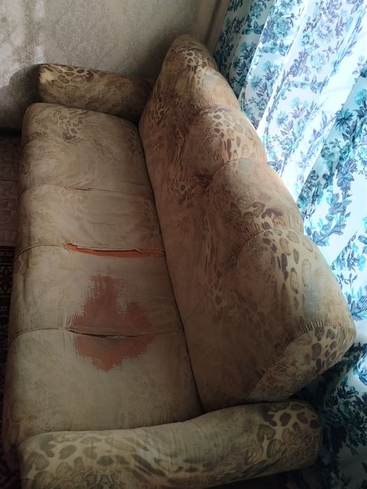 Мягкий уголок диван и 2 кресла