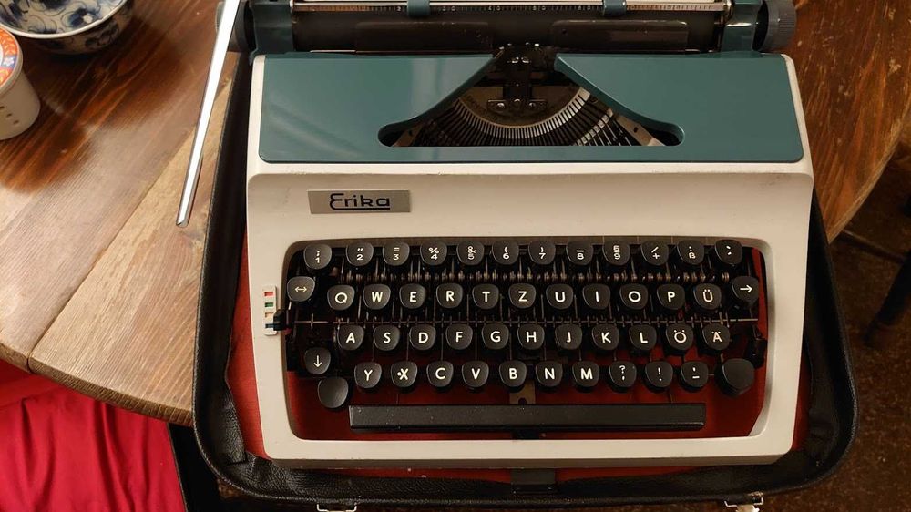 Пишеща машина Erika