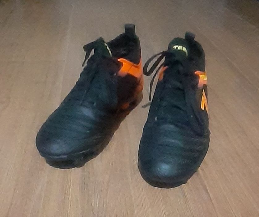 Спортивная обувь