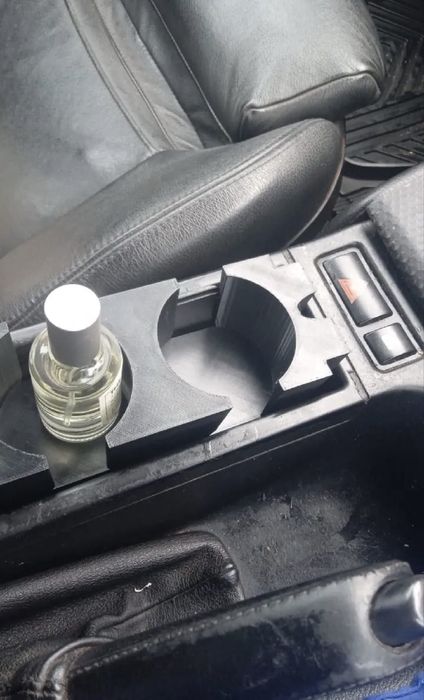 Поставка за чаши BMW e46