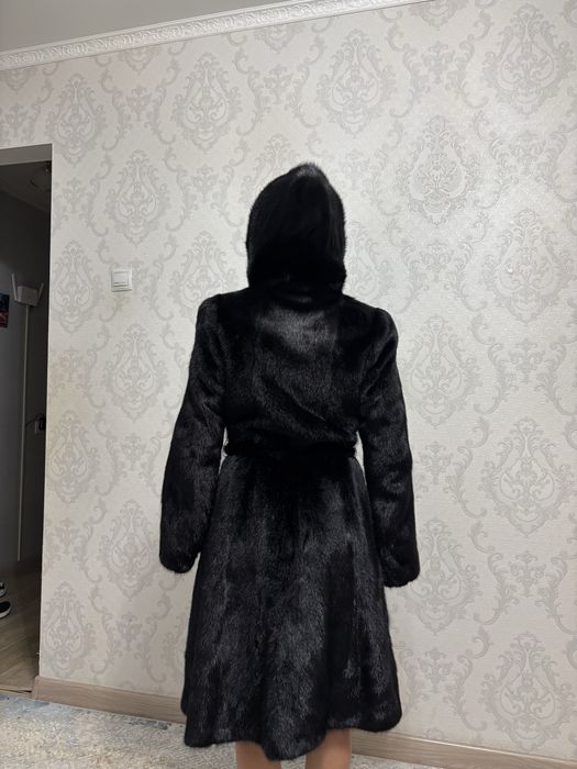 Продам норковую шубу