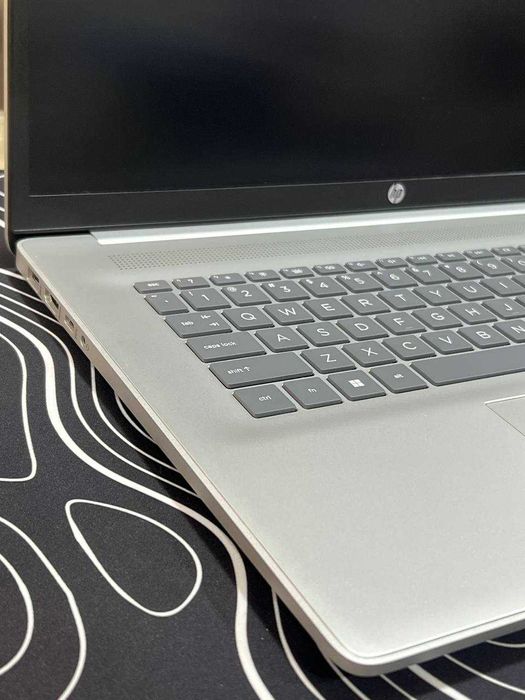 HP Laptop 17  intel i5-1334U/8/512/Display 17'3 FHD IPS