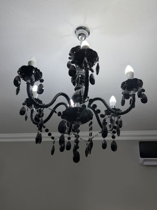 Candelabru negru elegant