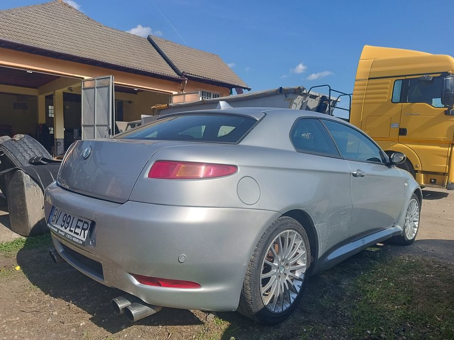Vând două Alfa Romeo GT