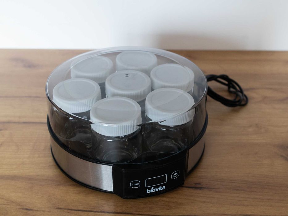 Iaurtieră Biovita-YM10, 7 vase de sticlă x 190 ml = 1.3 L, 20W