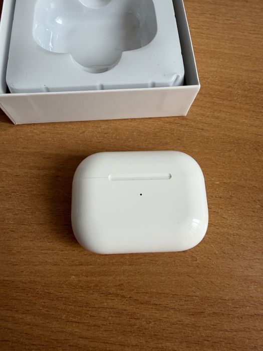 AirPods новый, белый