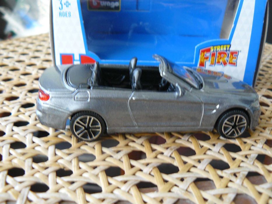 Macheta Auto BMW M4 CABRIO 2016 SILVER,Noua, Scara1:43, Produs Bburago