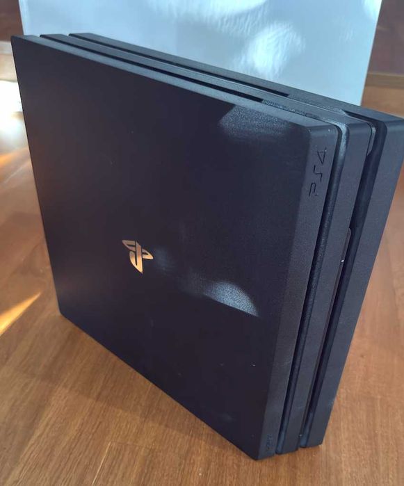 Consola PS4 Pro 1T