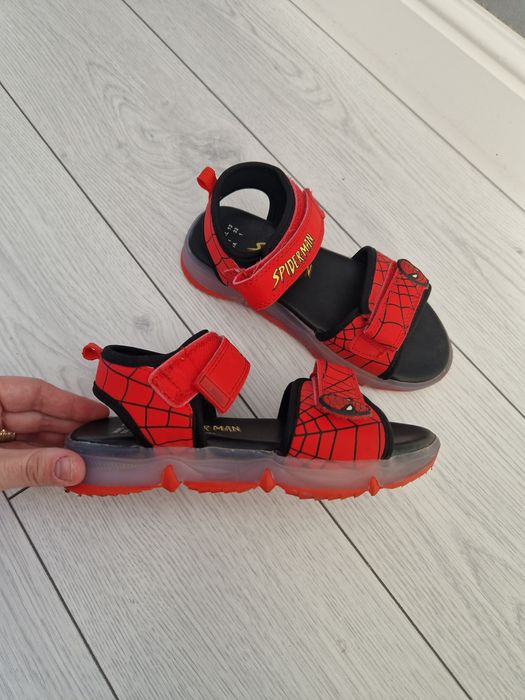 Sandale mărimea 32 si 30