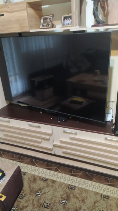 Телевизор Самсунг,65 инча