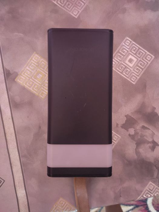 Power bank 1 oy ishlatilgan.fonarlari yonadi 30000wat