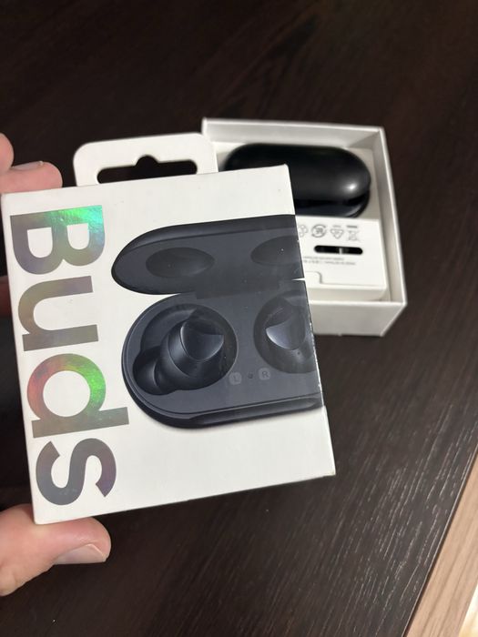 Samsung buds слушалки
