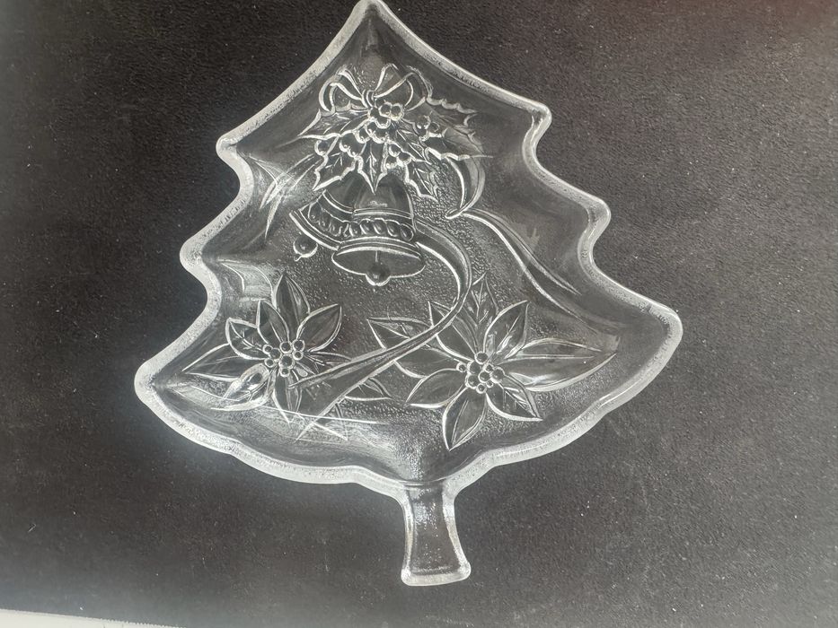 Коледна чиния-елха