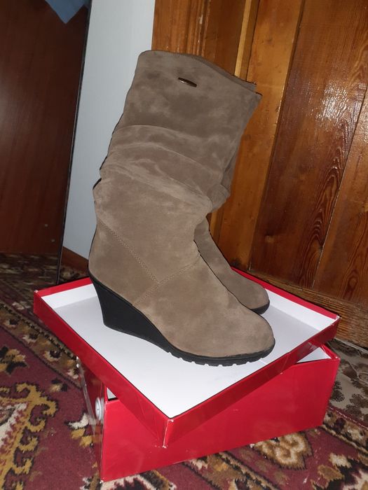 Зимние сапоги женские