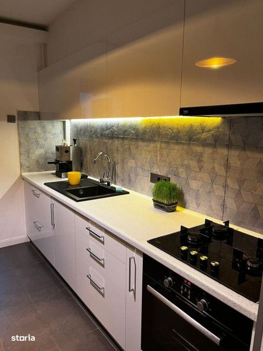 Apartament 3 camere decomandate, 2 bai, etajul 1, zona strazii Bucures